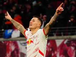 Update Transfer Liga Inggris: Efek Ganda Jika Benjamin Šeško Pilih Man United?
