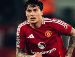 Fiorentina Kian Dekat Gaet Viktor Lindelöf, Negosiasi dengan MU Makin Intensif