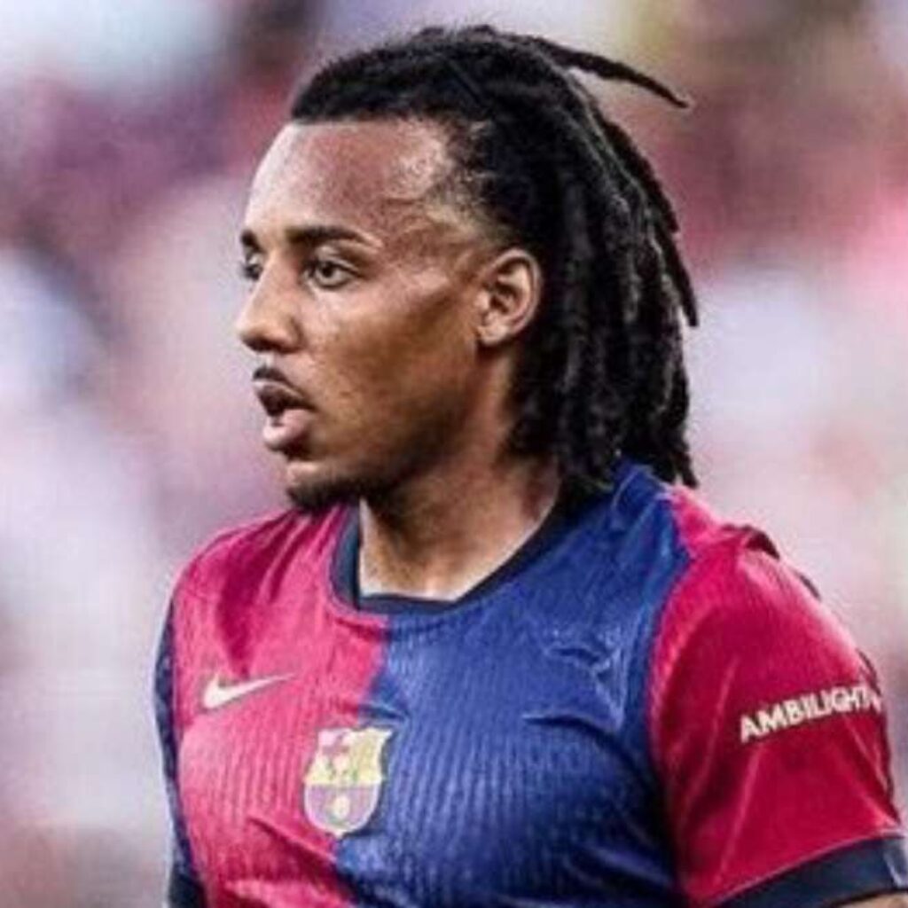 Tepis Rumor, Jules Koundé Resmi Perpanjang Kontrak di Barcelona