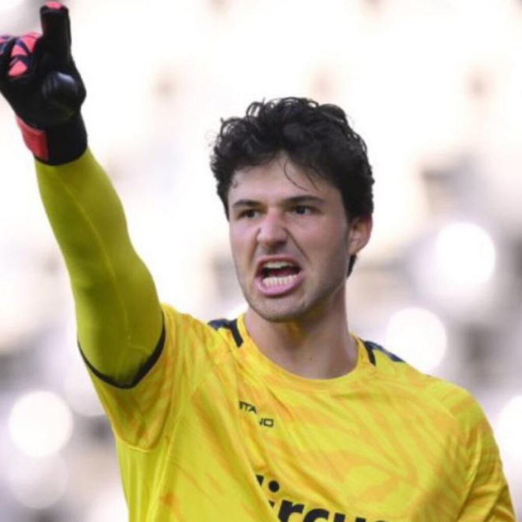 MU Intens Nego Royal Antwerp untuk Senne Lammens, Jadi Pesaing Onana?