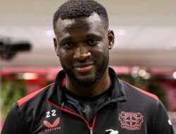 Setelah 48 Jam di AC Milan, Victor Boniface Pulang ke Jerman