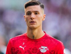 Resmi! Newcastle Tawar €90 Juta untuk Benjamin Šeško, MU Berani Berapa?