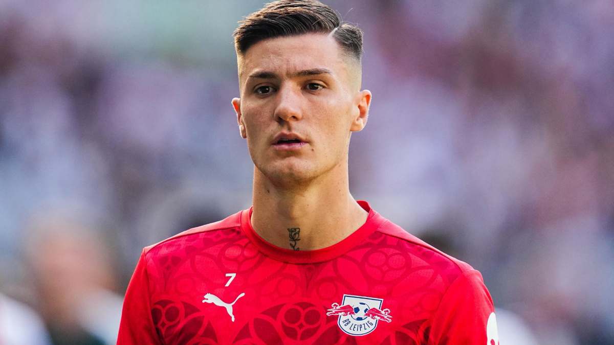 Newcastle Tawar €90 Juta untuk Benjamin Šeško, MU
