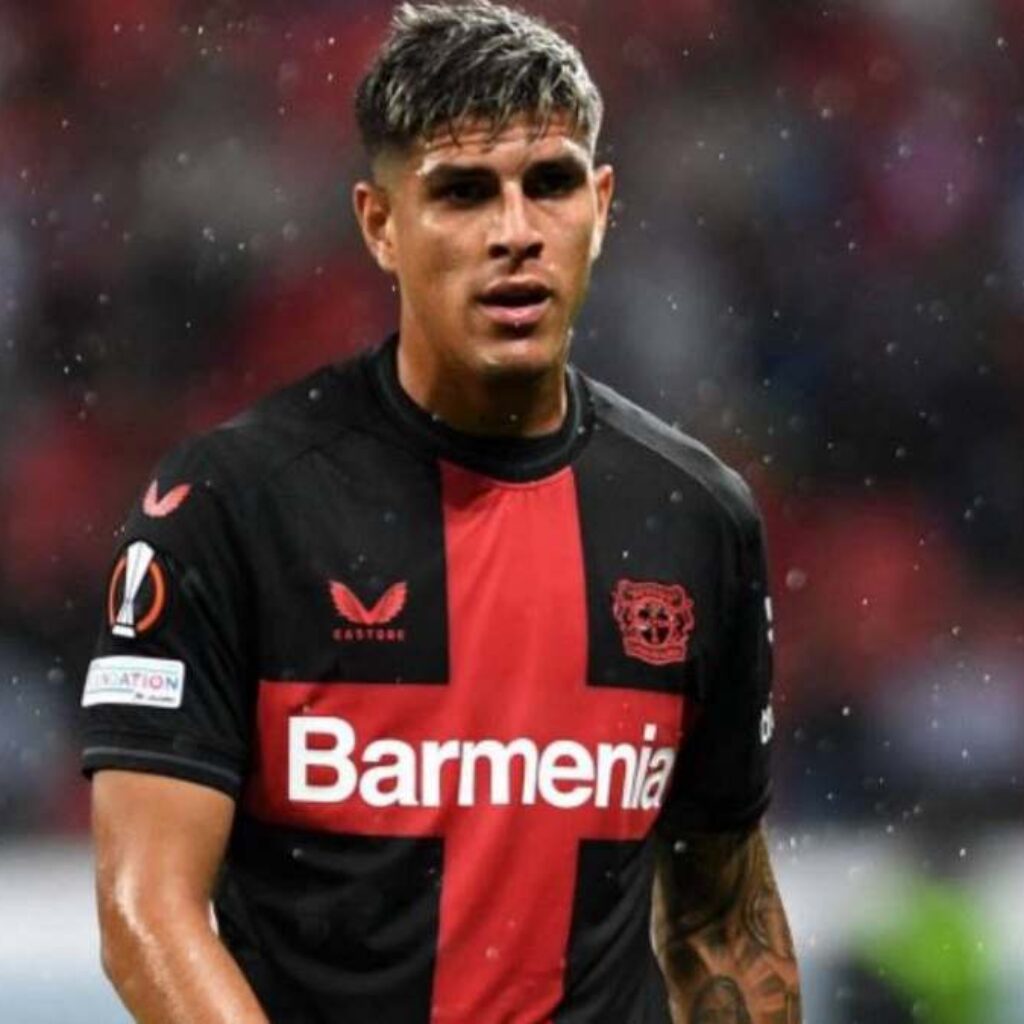 Piero Hincapié Dorong Bayer04 Melepasnya ke Arsenal