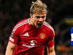Rasmus Højlund Sudah Setuju, Napoli Fokus Nego MU