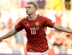 Sporting Sudah Setuju Transfer Conrad Harder, Rennes Ngotot Tikung AC Milan