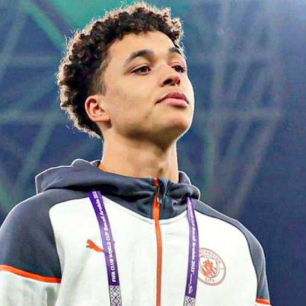 Watford Kepincut Bek Muda Max Alleyne, Man City
