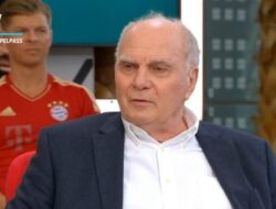 Alasan Bayern Irit di Bursa Transfer, Uli Hoeneß: Kami Tak Ingin Berakhir Seperti Barcelona!