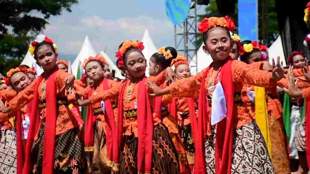 Pilot Paralayang yang akan Menari di Langit Sumedang