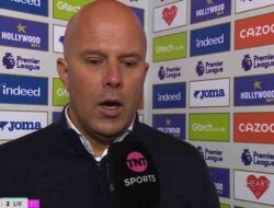 4 Kekalahan Beruntun di EPL Bikin Liverpool Terpuruk, Arne Akui Tim Belum Temukan Jawaban