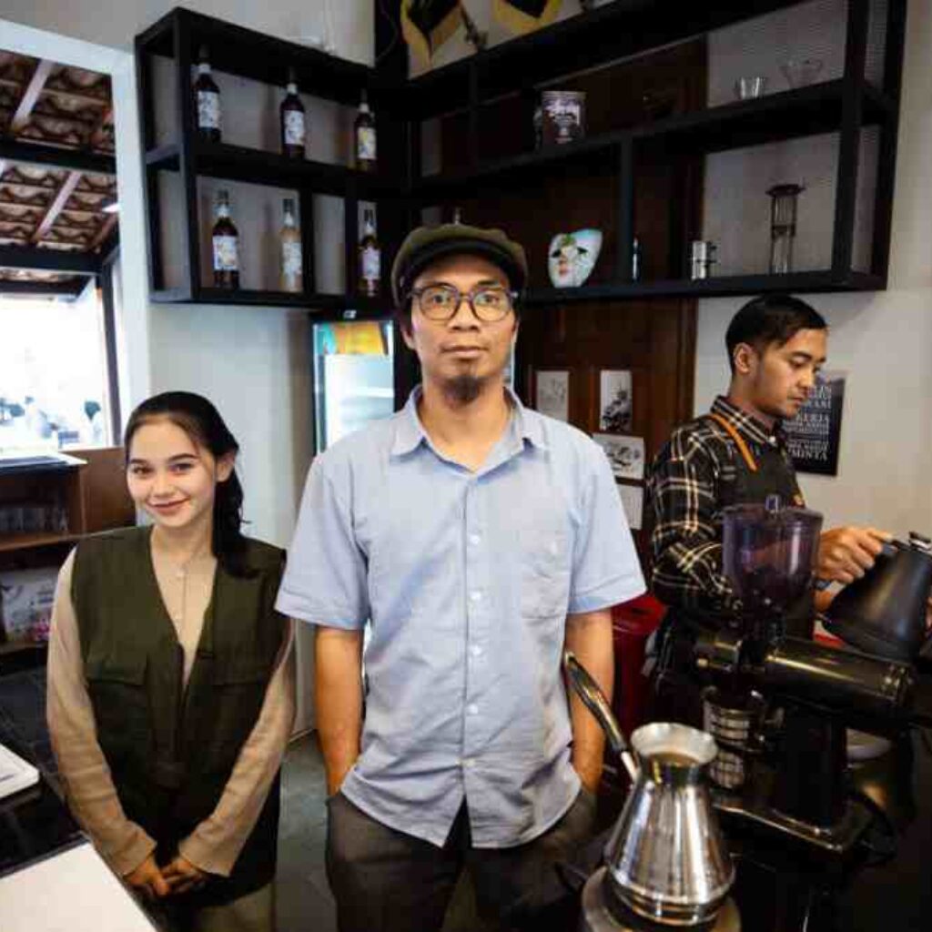 Cenghar Kopi Bandung, Sensasi Ngopi di Tengah Museum yang Hanya Ada di Indonesia