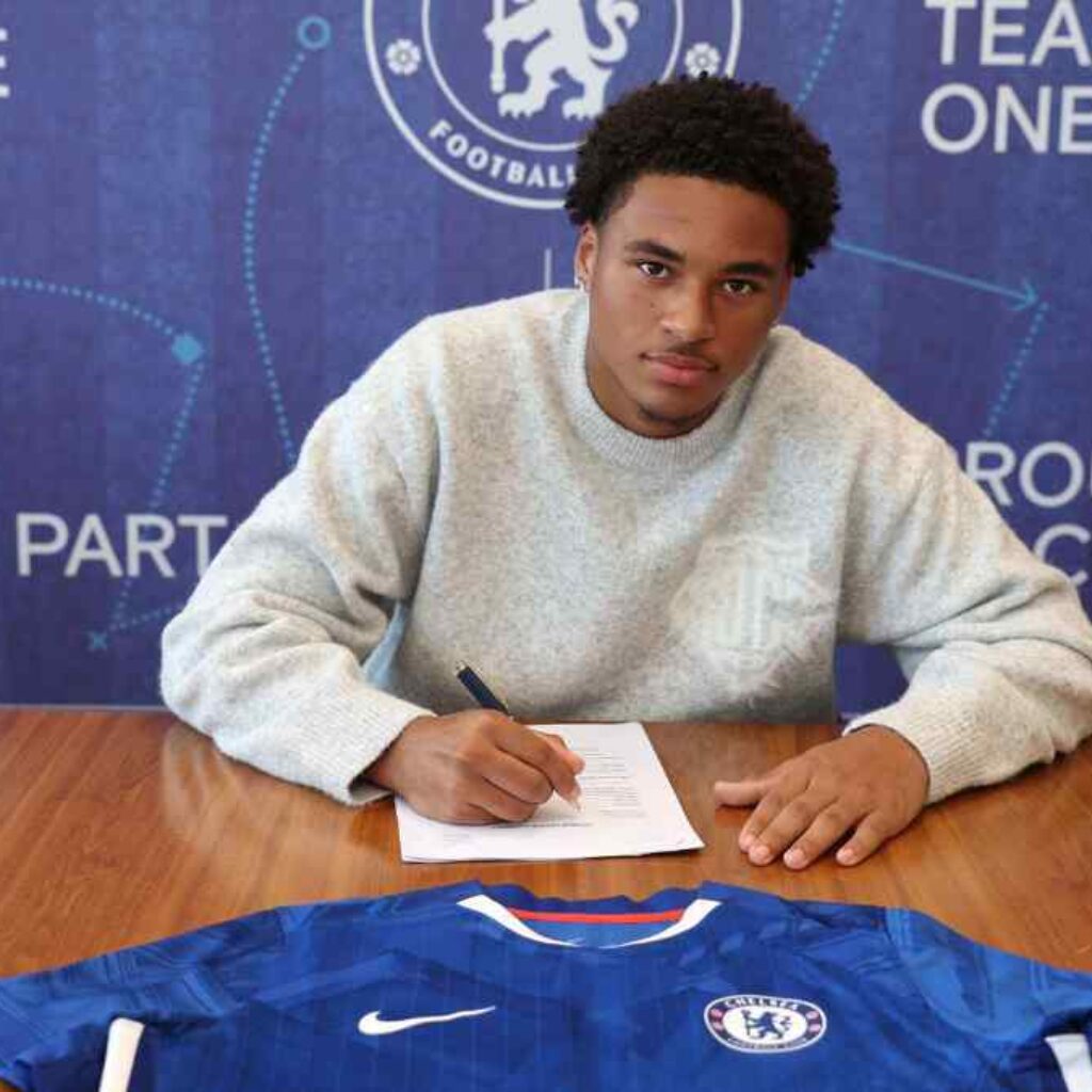 Chelsea Resmi Rekrut Bek Muda Riley Ebho dari West Ham