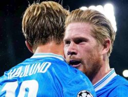 De Bruyne Bantah Rumor Berseteru dengan Conte, Højlund Bersinar di Liga Champions