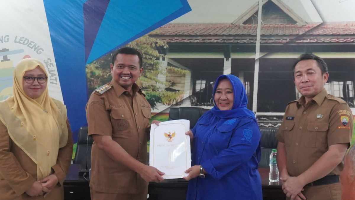 Hj Imas Permasih Resmi Pimpin PDAM Tirta Medal Sumedang