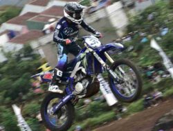 Kejurda Motocross Gairahkan Sumedang: Adu Nyali di Atas Lumpur, Penggerak di Tanah Priangan