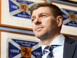 Legenda Liverpool Balik Latih Rangers