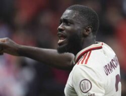 Nego Bayern Masih Buntu, Upamecano di Ambang Bebas Transfer