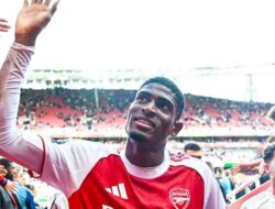 Nikmati Tantangan di Arsenal, Mosquera: Saya Tahu Akan Bersaing dengan 2 Bek Kelas Dunia