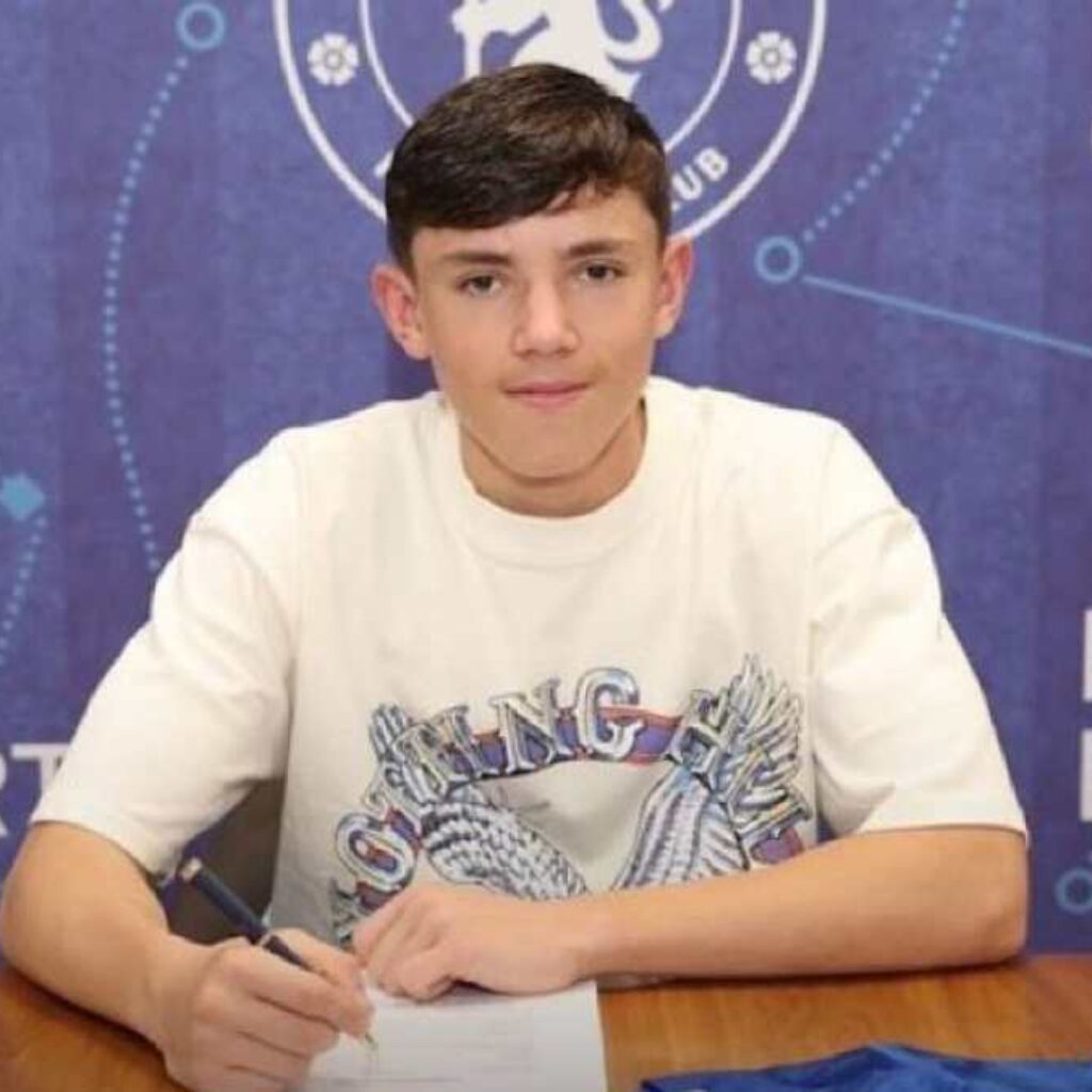 Jadi Debutan Termuda Chelsea di UCL, Reggie Walsh Resmi Teken Kontrak Profesional