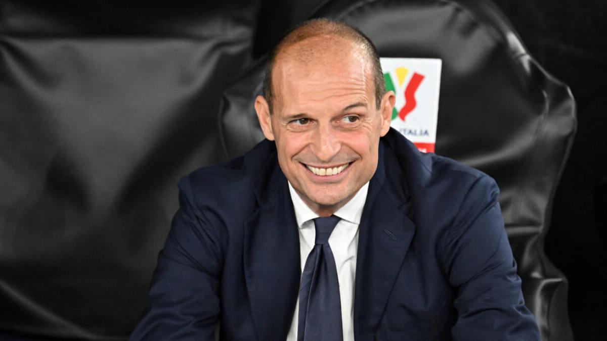 Pelatih AC Milan Jagokan Inter dan Napoli Raih Scudetto