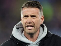 Wolves Tunjuk Rob Edwards Sebagai Pelatih Baru