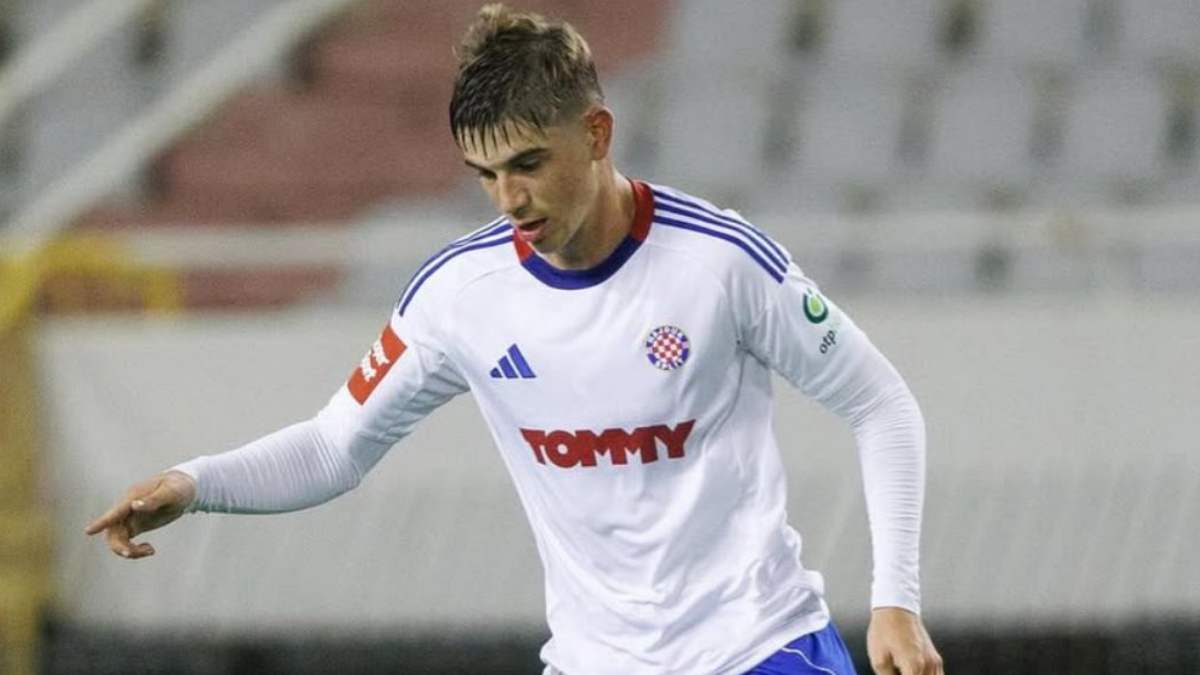 Inter Gaet Branimir Mlacić dari Hajduk Split