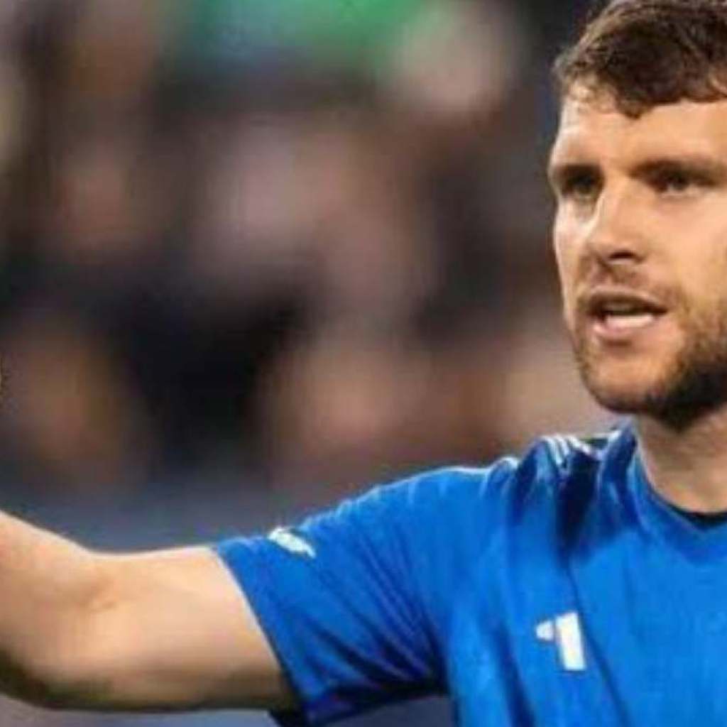 Maarten Paes, Kiper Timnas Indonesia Resmi Gabung Ajax