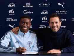 Sah! Marc Guehi Teken Kontrak di Man City