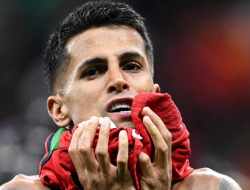 Masih Tunggu Barcelona, Cancelo Belum Setuju Gabung Inter