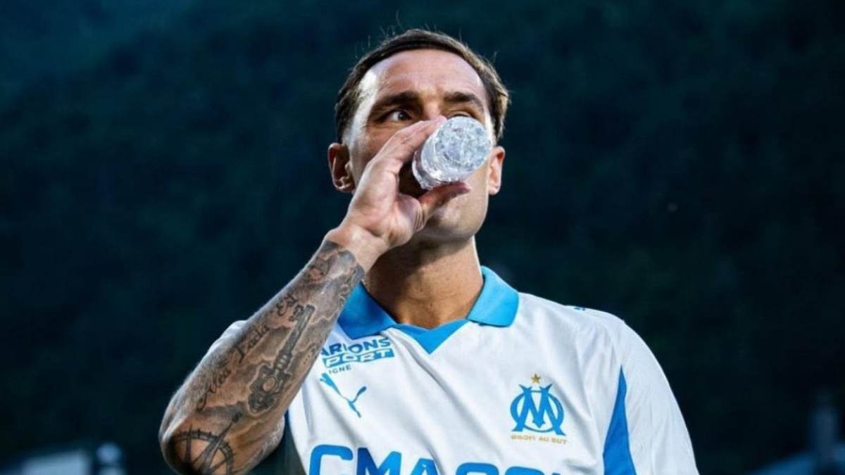 Verona Dapat Pol Lirola dari Marseille