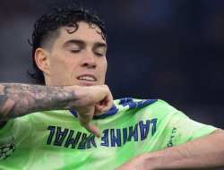 Inter Belum Buka Harga, Barcelona dan Bastoni Sudah Bahas Gaji