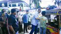 Bos Tol dan Bupati Dony Ngabuburit di Alun-Alun Sumedang