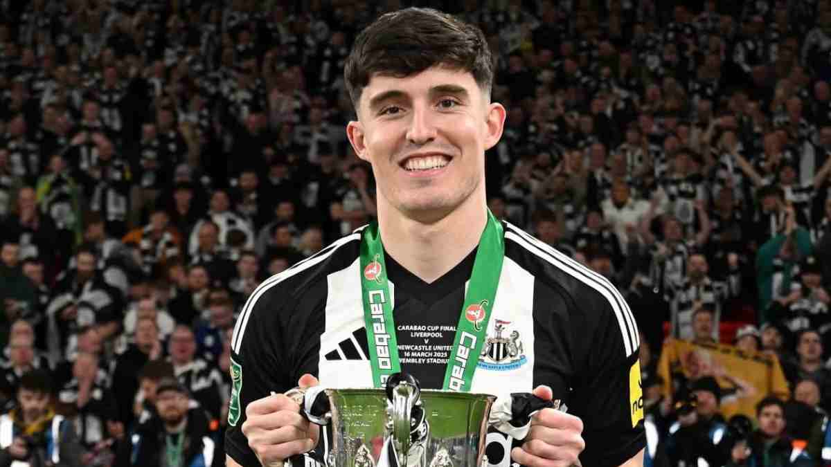 Tino Livramento ke Man City Masih Sebatas Rumor