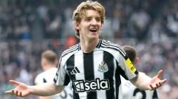 Bayern Bantah Bakal Bajak Anthony Gordon