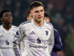 Casemiro dan Ugarte Pergi, Manchester United Rombak Lini Tengah Musim Depan