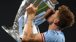 John Stones Resmi Cabut dari Man City