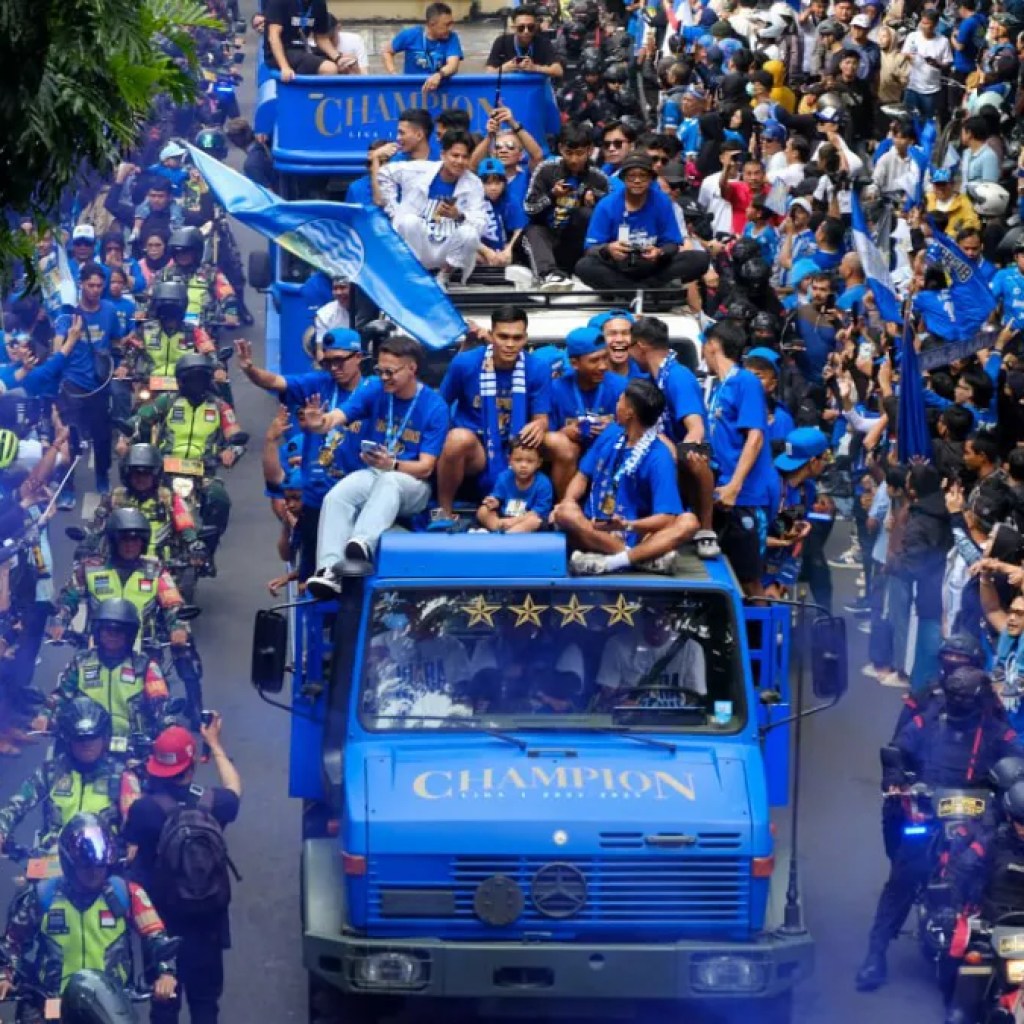 Persib Euforia Hattrick Juara dengan Santun