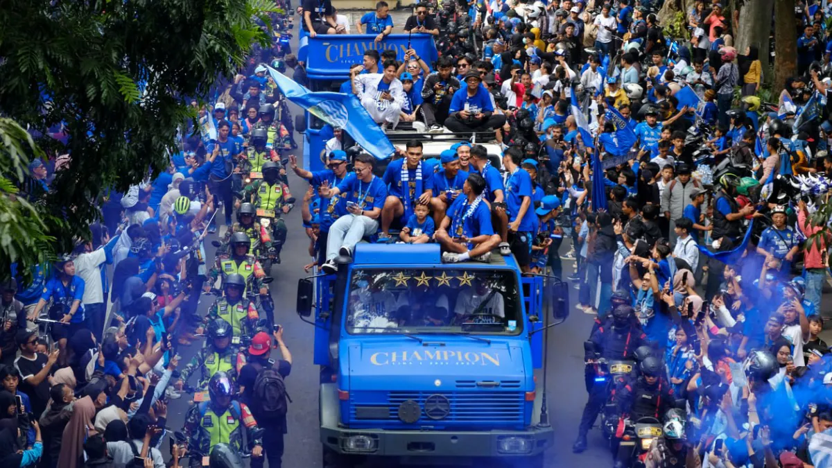 Persib Euforia Hattrick Juara dengan Santun