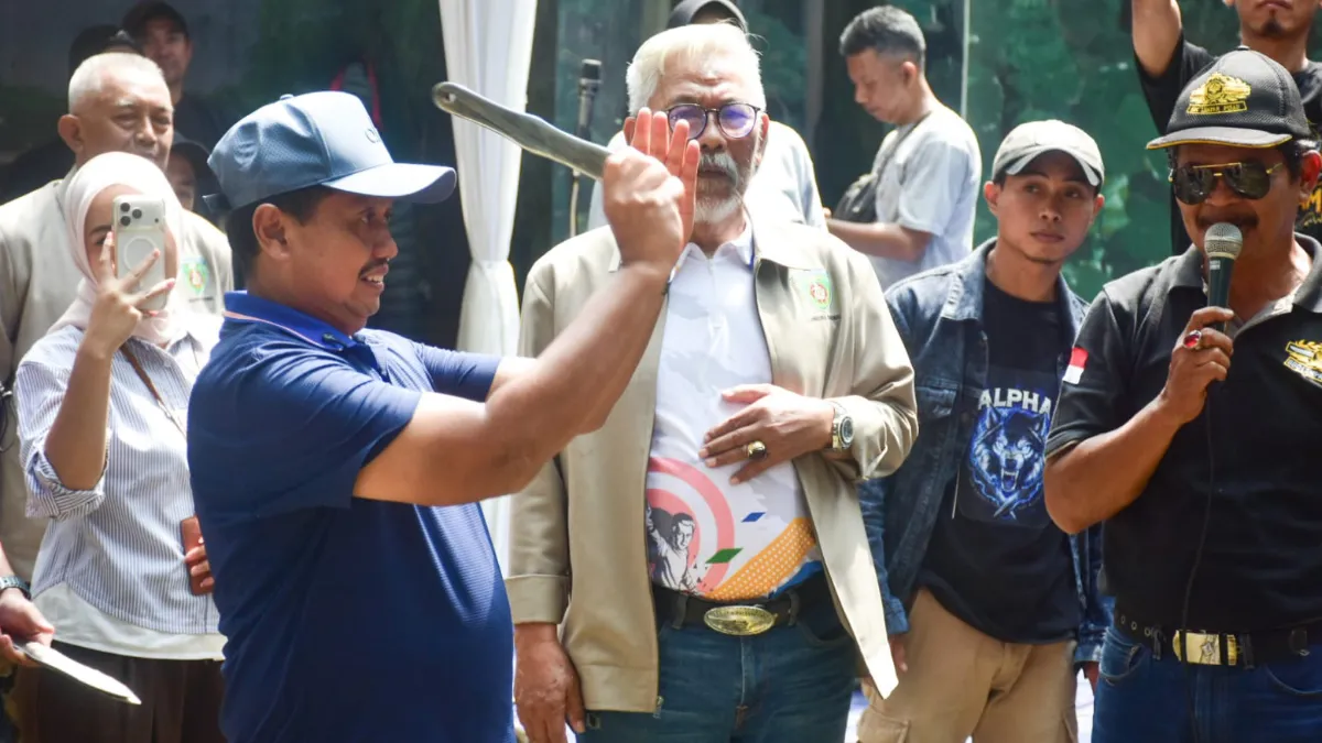 Sumedang Pelopori Kejuaraan Lempar Pisau dan Kampak