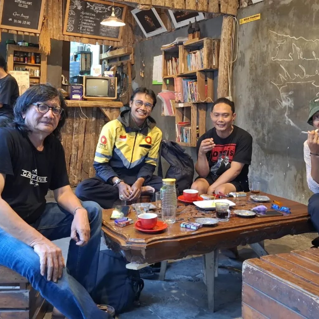 Bedah Buku Puisi Mantra Nonton TV