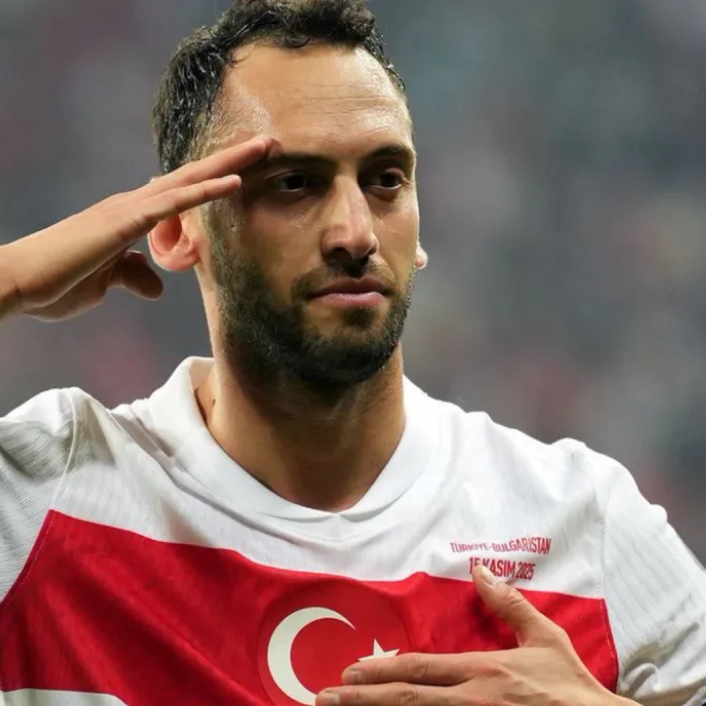 Fenerbahçe, Inter Tak Akan Jual Hakan Çalhanoglu
