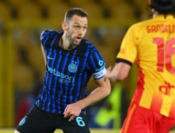 Tolak Kontrak Baru dari Inter, Stefan de Vrij Pilih Habiskan Karier di Yunani