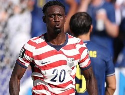Jika Gagal Rekrut Kolo Muani, Juventus Siap Buru Brobbey dan Balogun