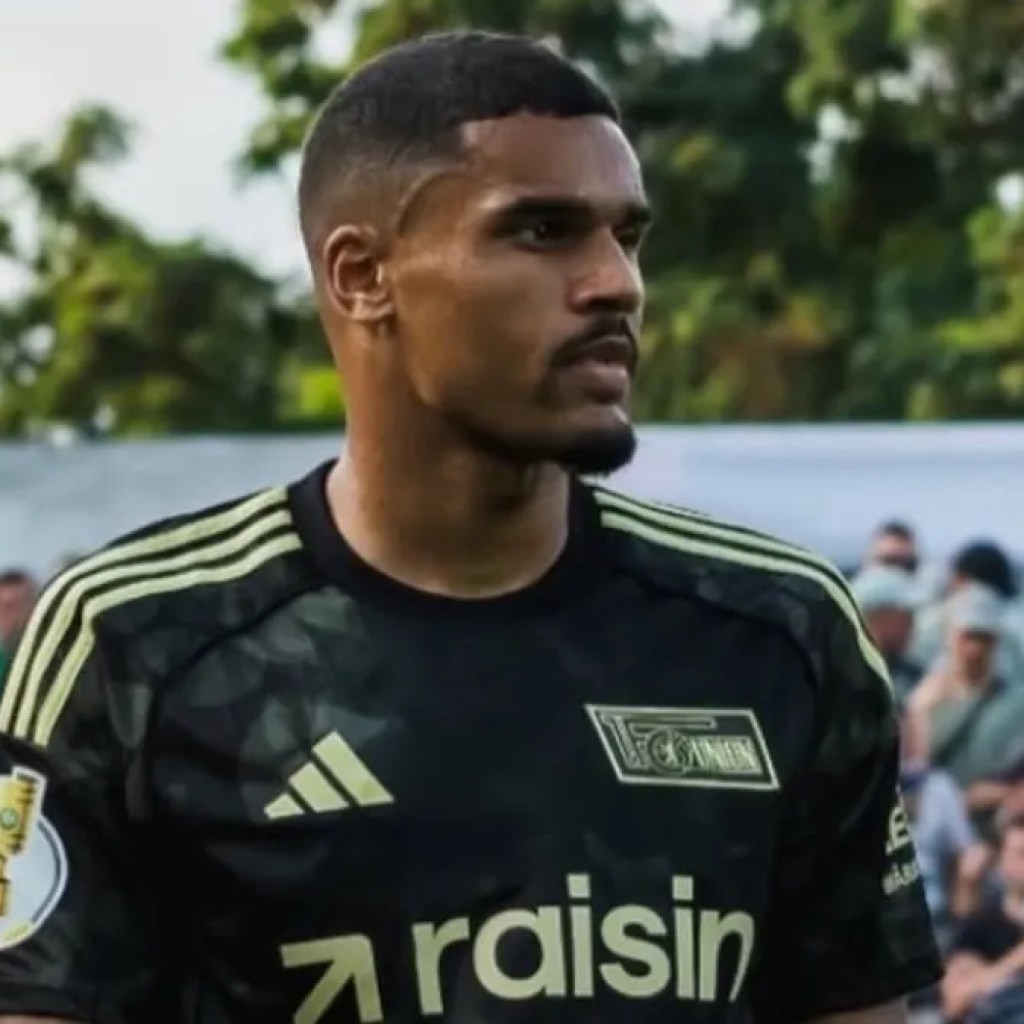 Lazio Dapat Bek Berkualitas Danilho Doekhi