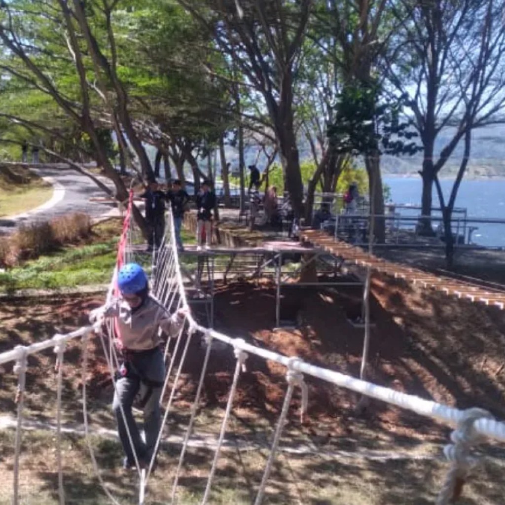Tanjung Duriat Hadirkan Wahana Outbound Baru dengan Panorama Sunrise Waduk Jatigede