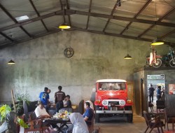 Cafe Arjumand, Hadirkan Sensasi Kuliner Industrial dengan Panorama Sawah Sumedang