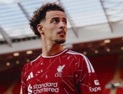 Curtis Jones Keluar dari Skuat Liverpool, Sinyal Gabung Inter Menguat