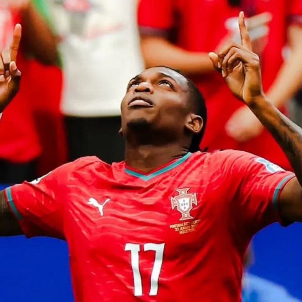 Milan Dianggap Patok Harga Rafael Leão Terlalu Tinggi, Galatasaray Buru Target Lain