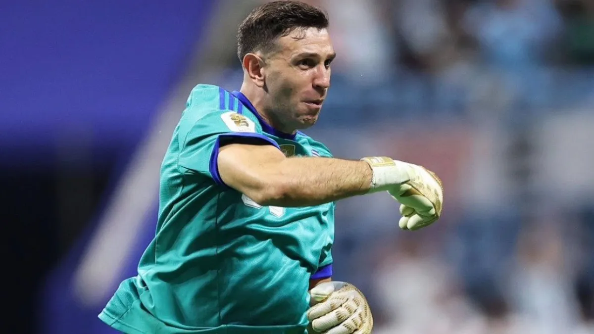 Juventus Mantap Boyong Dibu Martínez dari Villa