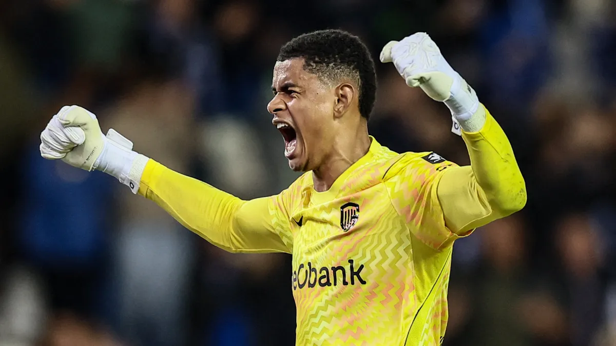 Liverpool Bidik Kiper Genk Lucca Brughman